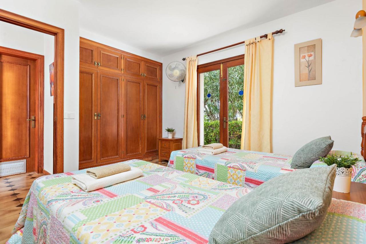 Villa Castellet อาไลยอร์ ภายนอก รูปภาพ